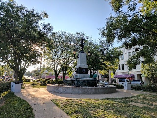 Hyde Park Square Association